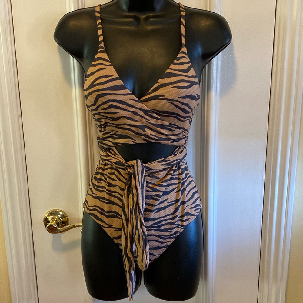 Aerie Brand Tiger Striped One Piece Swimsuit Size S